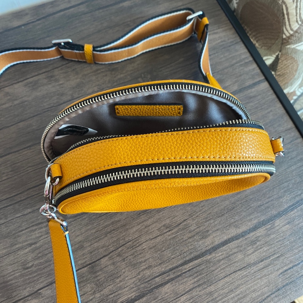 Crossbody - Picture 2 of 3